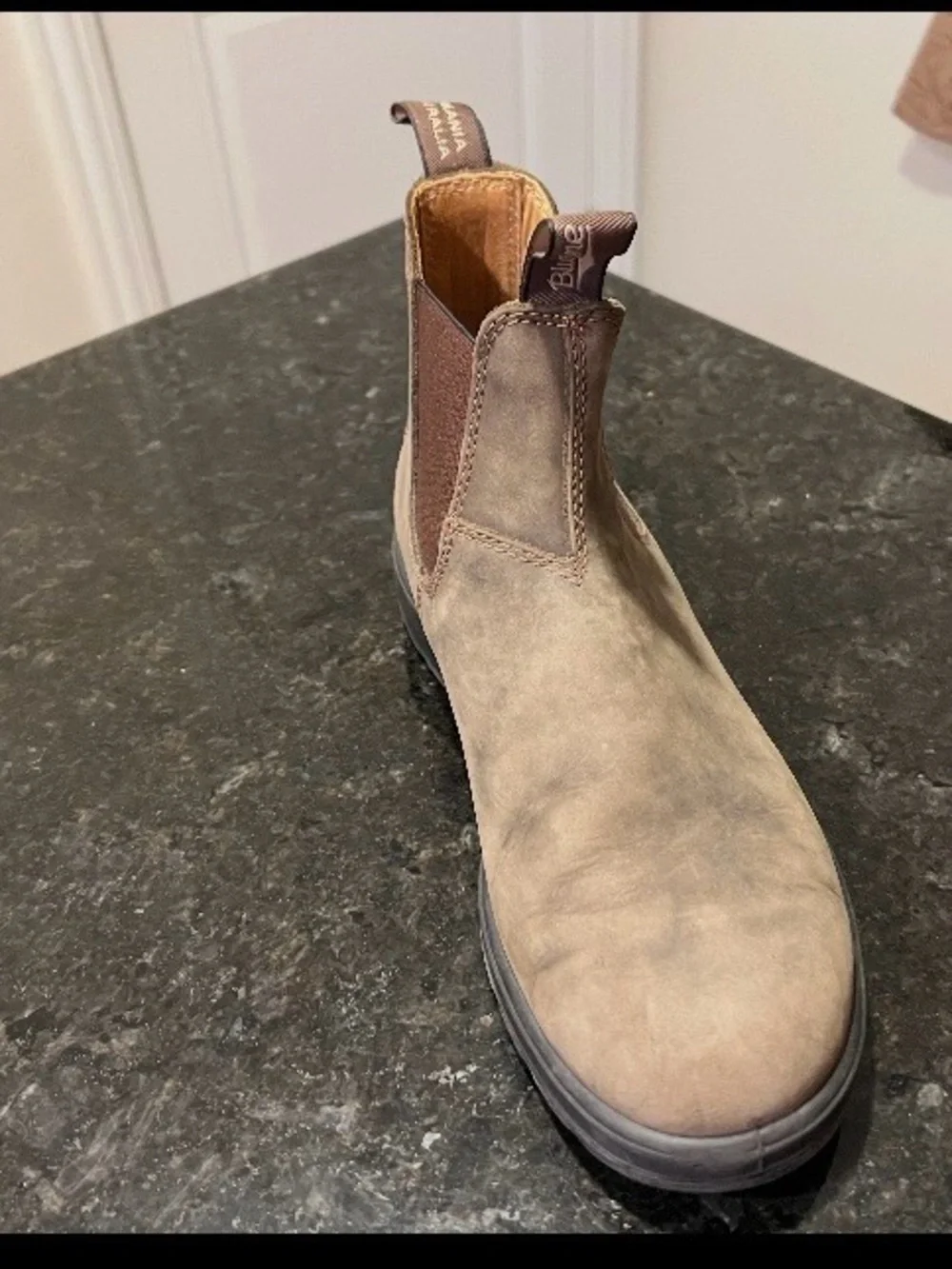 Blundstone rustic brown leather Suede Chukka Boots